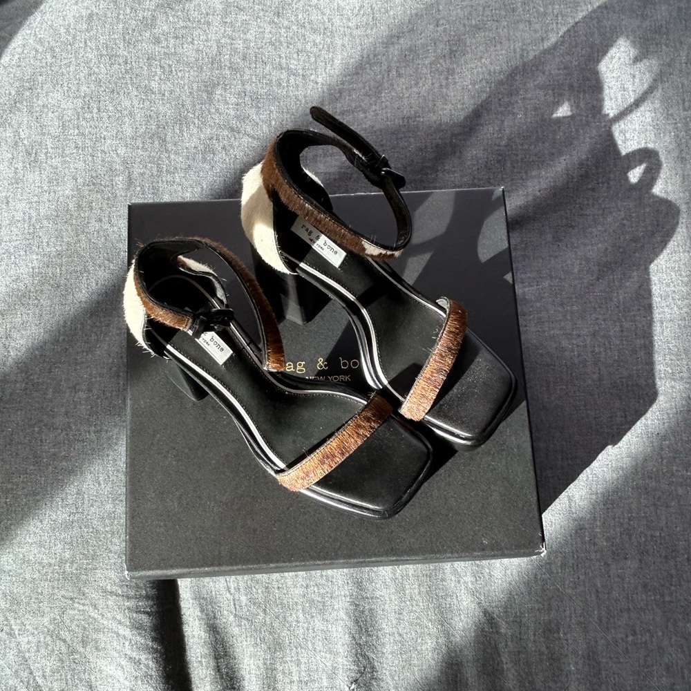 Nwt Matrix Cow-Print Calf Hair Platform Sandals Herls